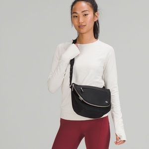 NWT lululemon all night festival bag 5L zip top black